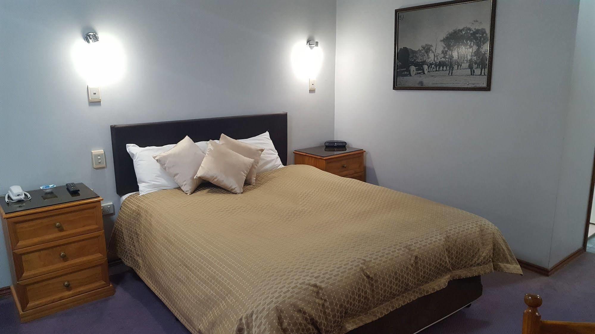 Sandstock Motor Inn Армидейл Экстерьер фото