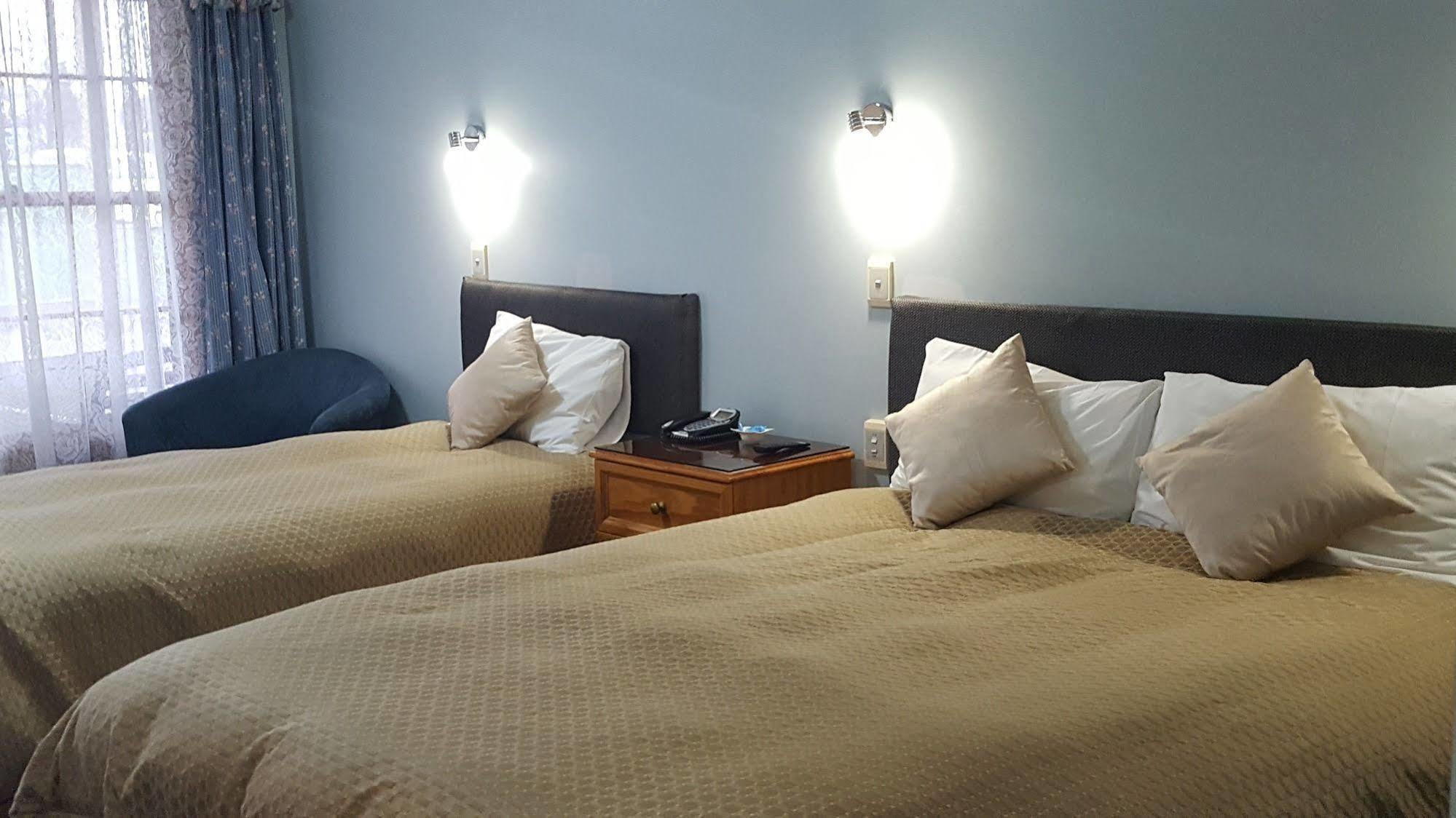 Sandstock Motor Inn Армидейл Экстерьер фото