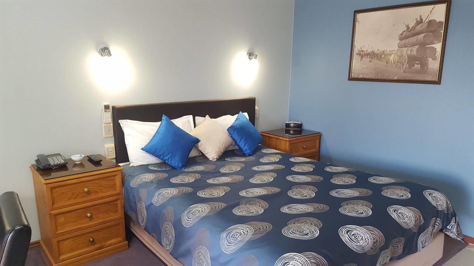 Sandstock Motor Inn Армидейл Экстерьер фото
